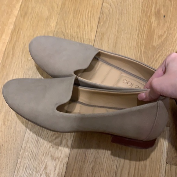 Me Too Yalec Loafer In Tan and Black - Picture 2 of 8